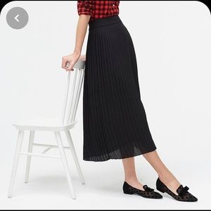 NWT J. Crew Black pleated skirt
